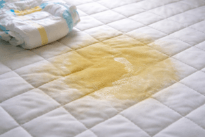 Tache pipi matelas jaune